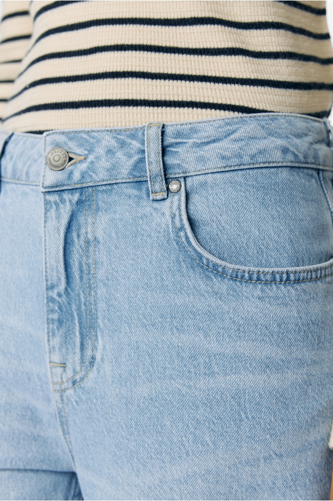 OBJSAVA ELLEN MW STRAIGHT JEANS NOO 23044715 Light Blue Denim